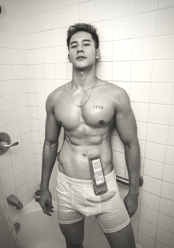 Новый челлендж - удержи бутылку шампуня без рук #ShampooChallenge